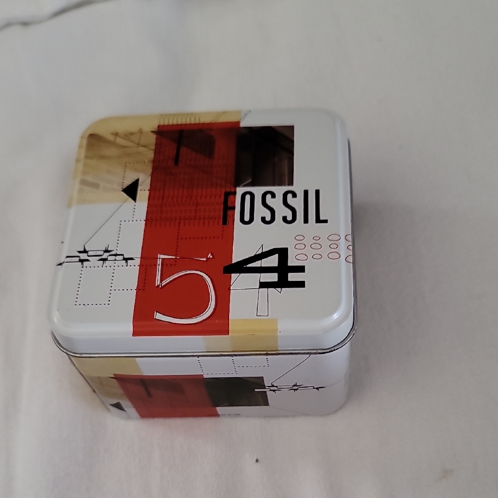 Fossil White and Red Graphic Tin Box